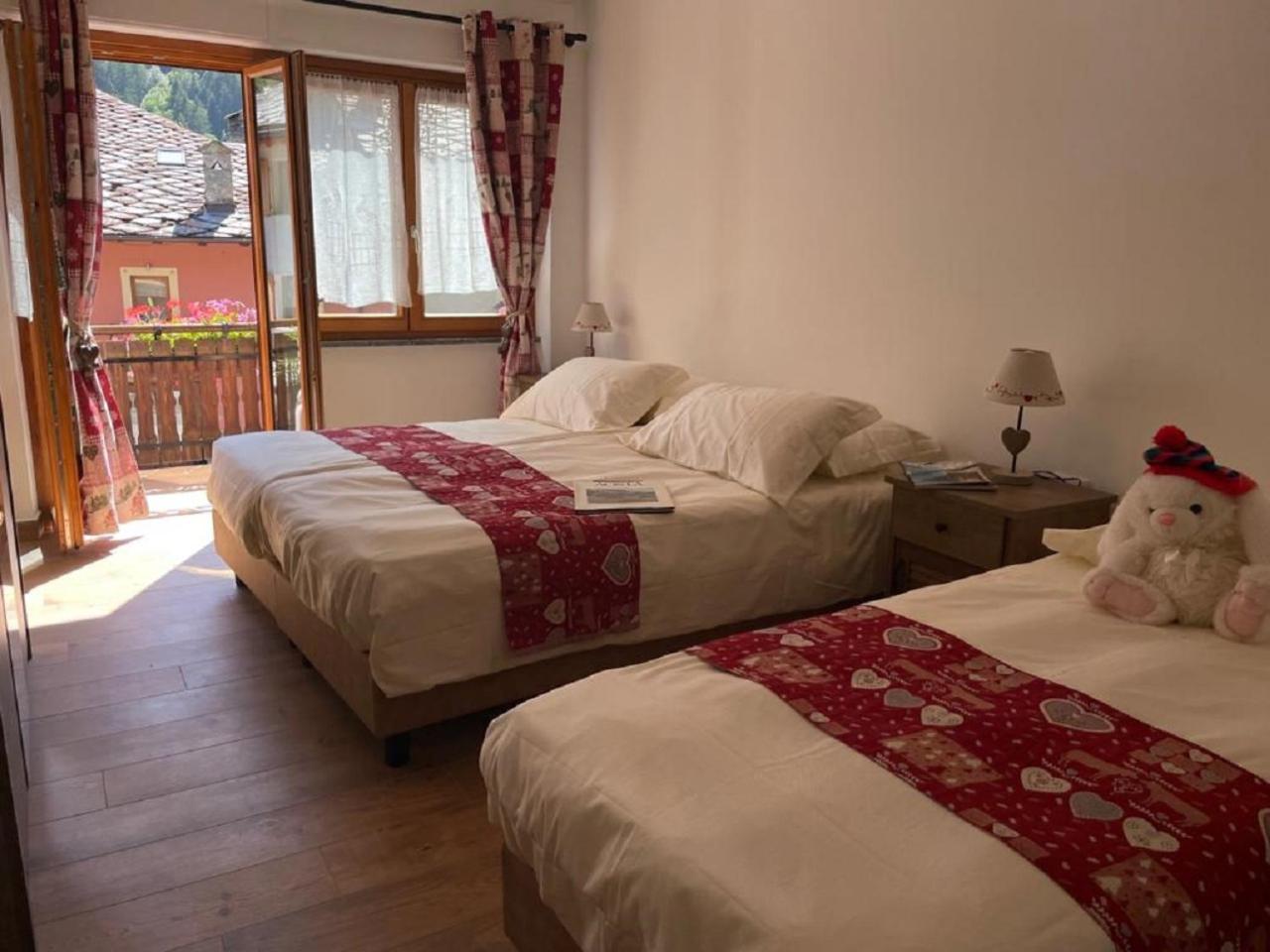 Maison Julie-Lungo La Via Francigena Etroubles Exteriör bild