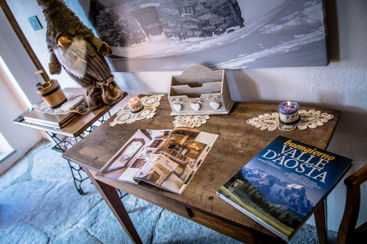 Maison Julie-Lungo La Via Francigena Etroubles Exteriör bild
